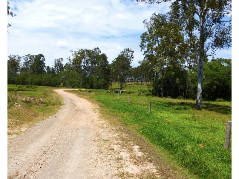1272 Fingerboard Road, Mount Tom QLD 4677