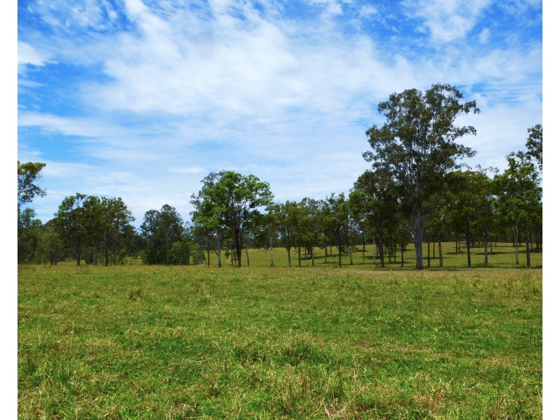 1272 Fingerboard Road, Mount Tom QLD 4677
