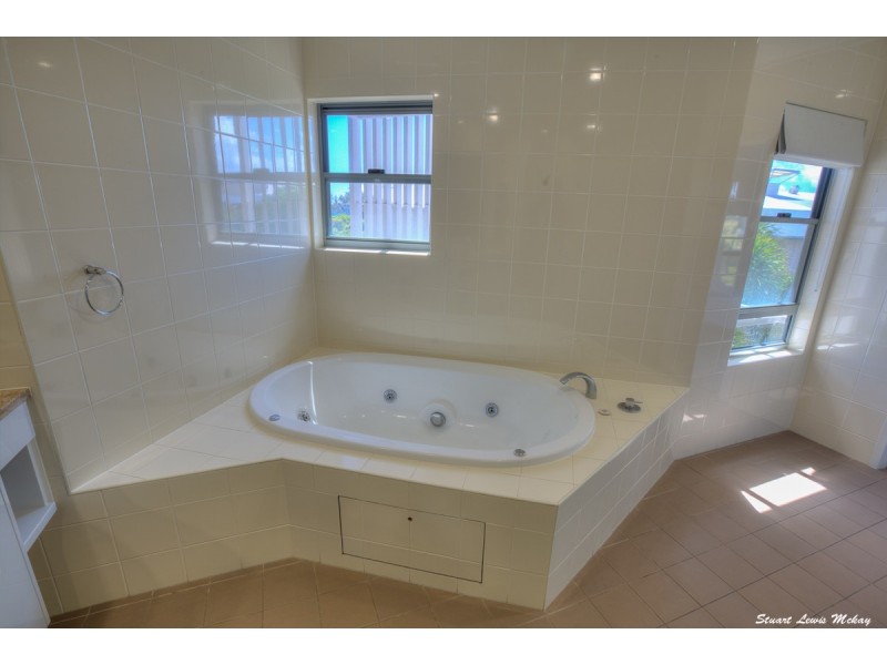 129 Beaches Village Circuit, Agnes Water QLD 4677