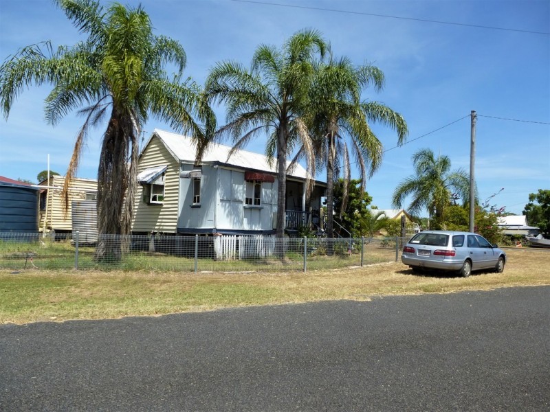 10 Mc Pherson, Rosedale QLD 4674