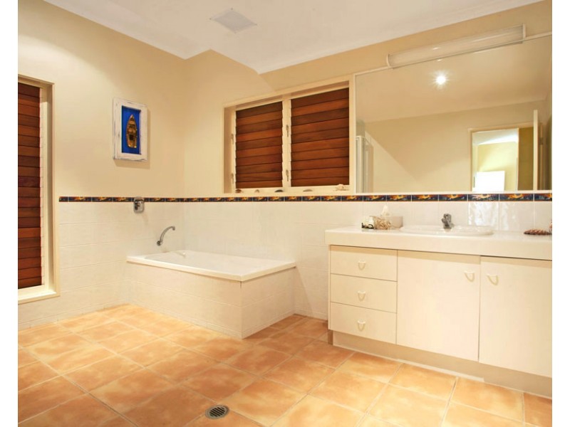 13 Lady Musgrave Court, Agnes Water QLD 4677