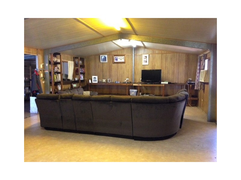 1833 Tableland Road, Mount Maria QLD 4674