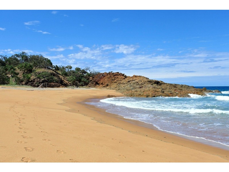 122 Hawkes Bill Drive Sunrise, Agnes Water QLD 4677