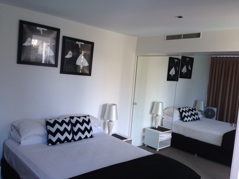 18 Enderley Avenue, Surfers Paradise QLD 4217