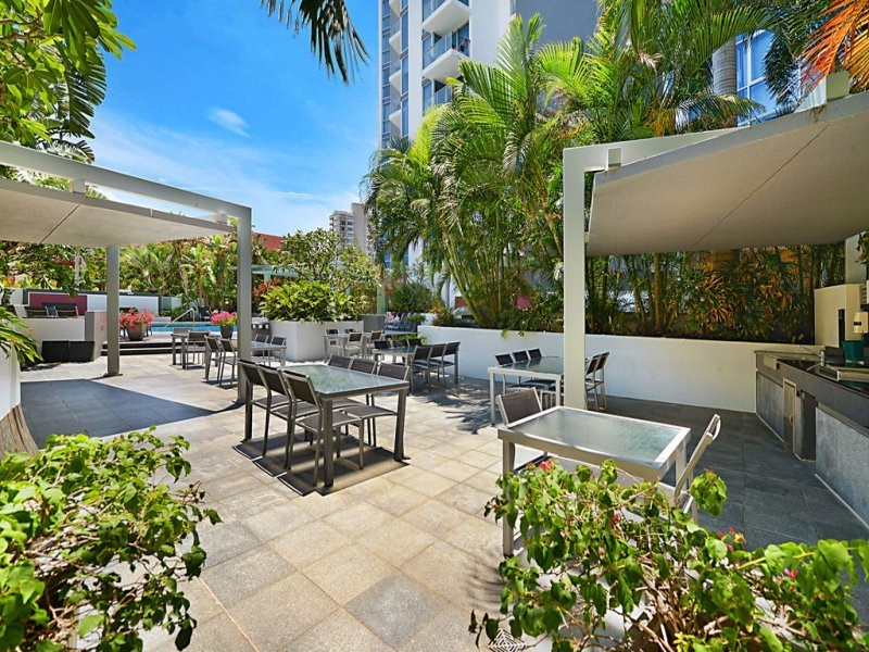 18 Enderley Avenue, Surfers Paradise QLD 4217