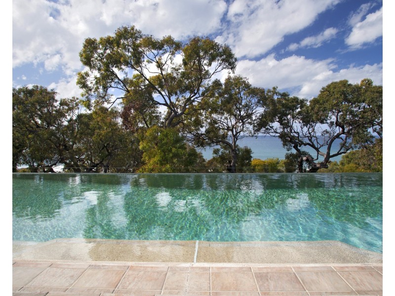 33 Bloodwood Ave Sth, Agnes Water QLD 4677