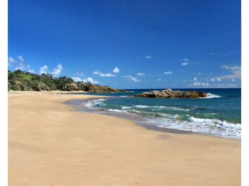 33 Bloodwood Ave Sth, Agnes Water QLD 4677