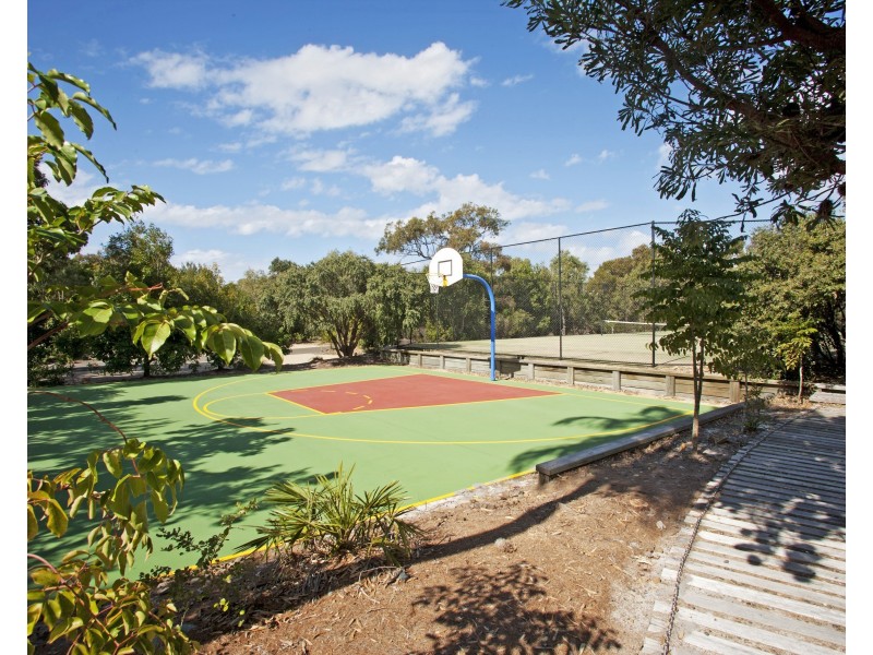 33 Bloodwood Ave Sth, Agnes Water QLD 4677