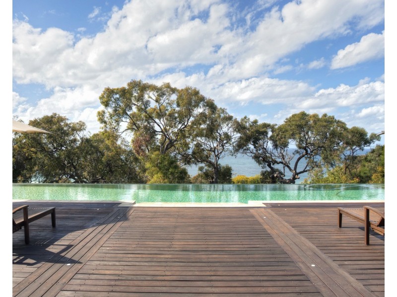 33 Bloodwood Ave Sth, Agnes Water QLD 4677