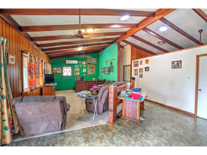 2381 Round Hill Road, Round Hill QLD 4677