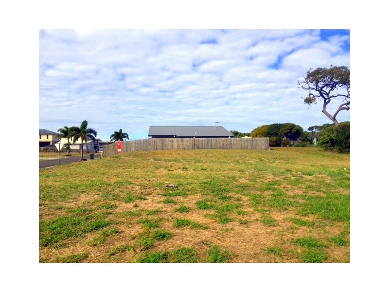 14 Waterfront Drive, Agnes Water QLD 4677