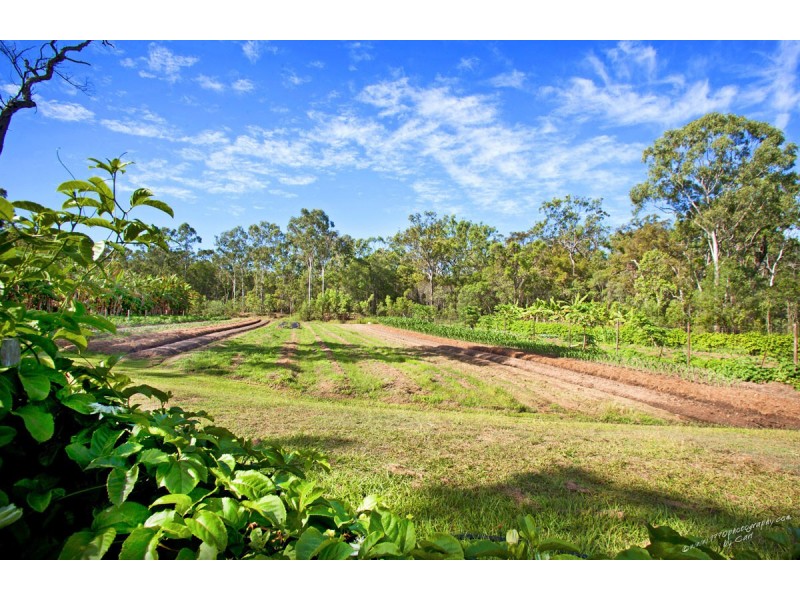 115 Quarry Road, Round Hill QLD 4677