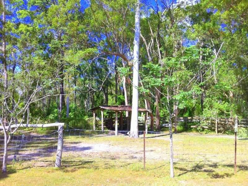 450 Davies Road, Captain Creek QLD 4677