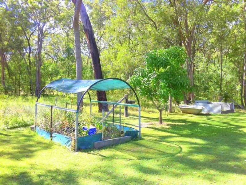 450 Davies Road, Captain Creek QLD 4677