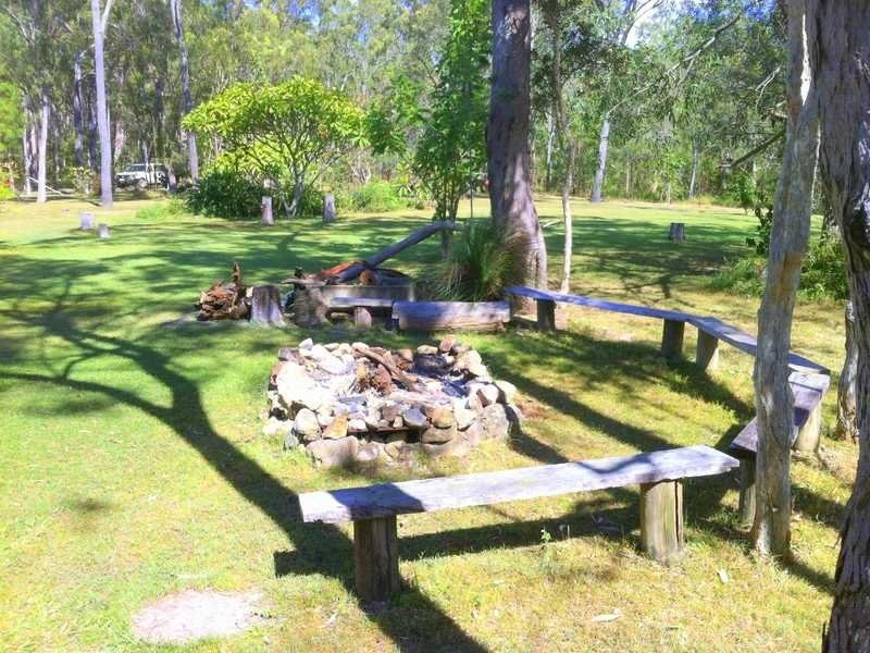 450 Davies Road, Captain Creek QLD 4677