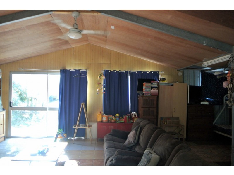 671 Murphy Road, Captain Creek QLD 4677