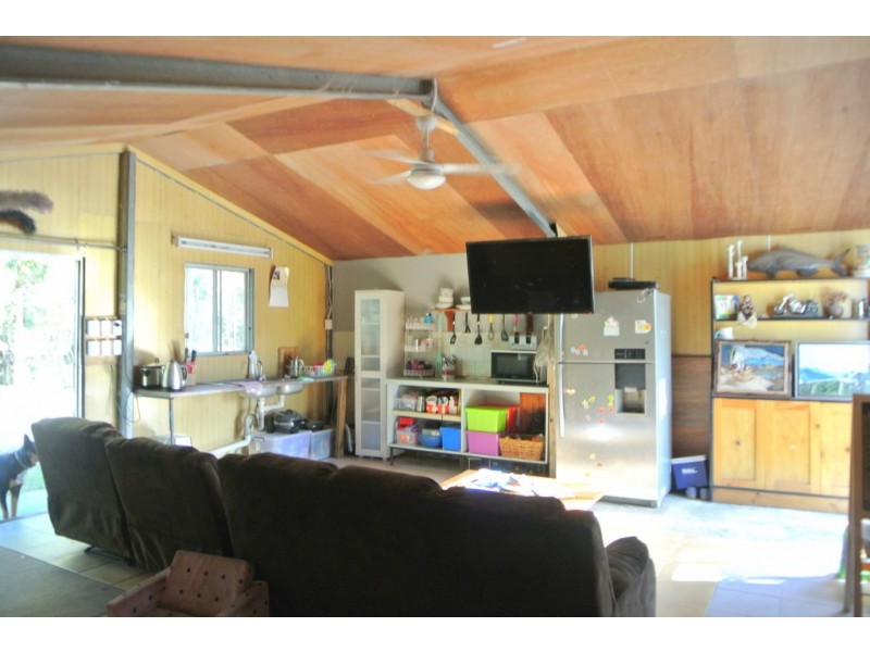 671 Murphy Road, Captain Creek QLD 4677