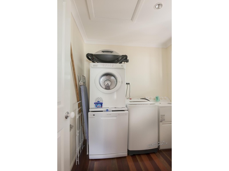 11 Joseph Banks Blvd, Agnes Water QLD 4677