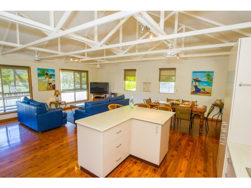 64 Graham Colyer Drive, Agnes Water QLD 4677