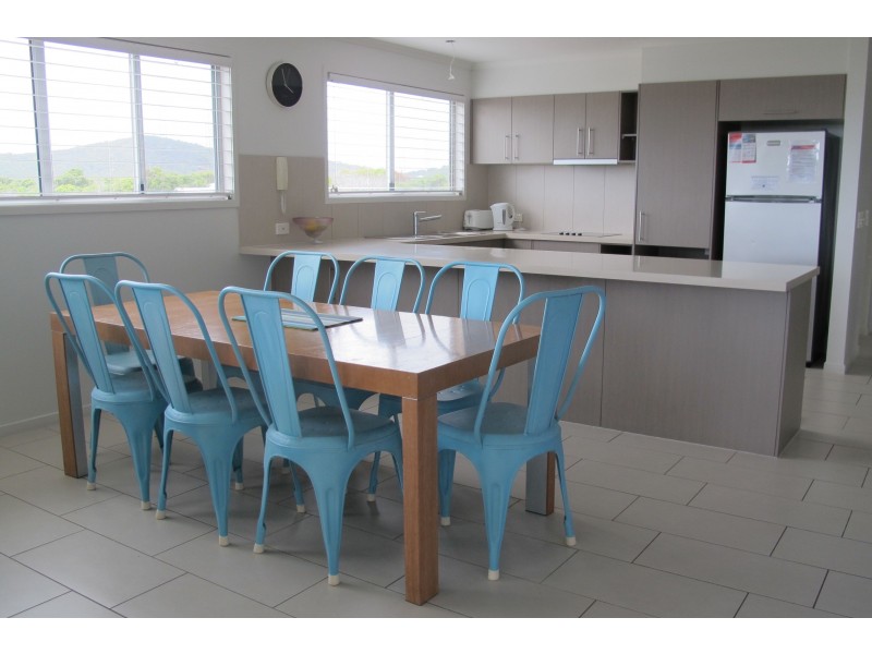 3/2 Dolphin Court, Agnes Water QLD 4677