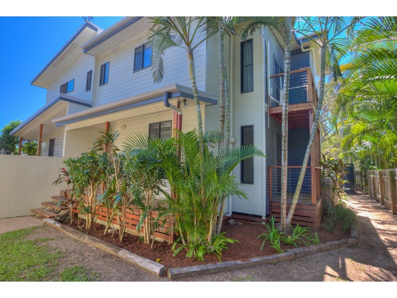 2/18 Discovery Drive, Agnes Water QLD 4677