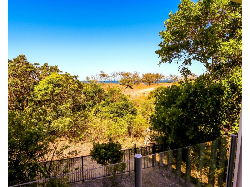 409 Beaches Village Circuit, Agnes Water QLD 4677