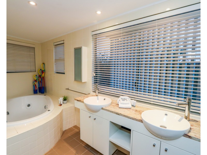 409 Beaches Village Circuit, Agnes Water QLD 4677