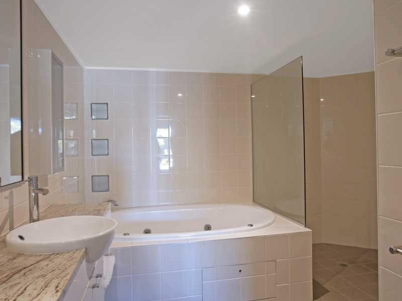 304/1 Beaches Village Circuit, Agnes Water QLD 4677