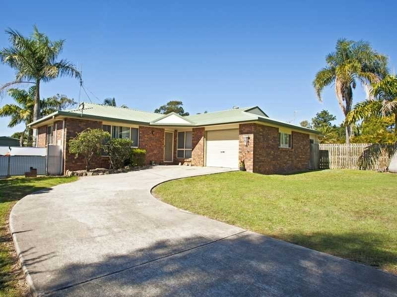 8 Kent Street, Bororen QLD 4678