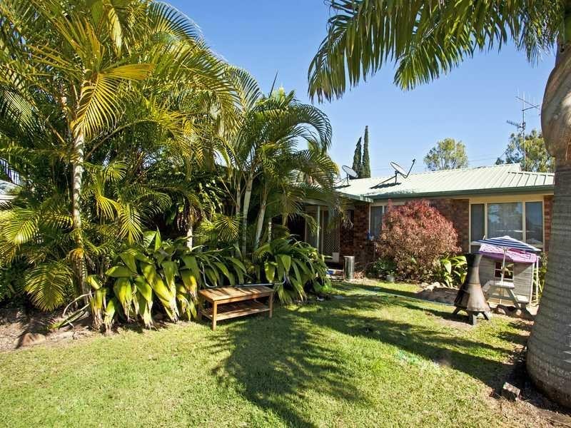 8 Kent Street, Bororen QLD 4678