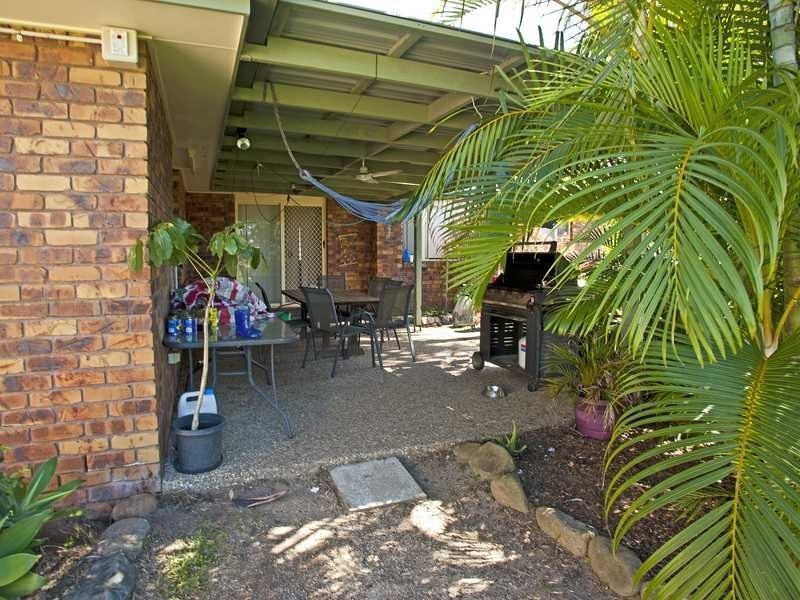 8 Kent Street, Bororen QLD 4678