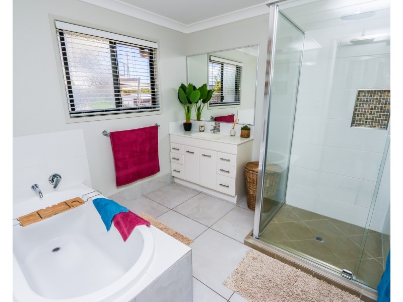 10 Atlantis Bvd, Agnes Water QLD 4677