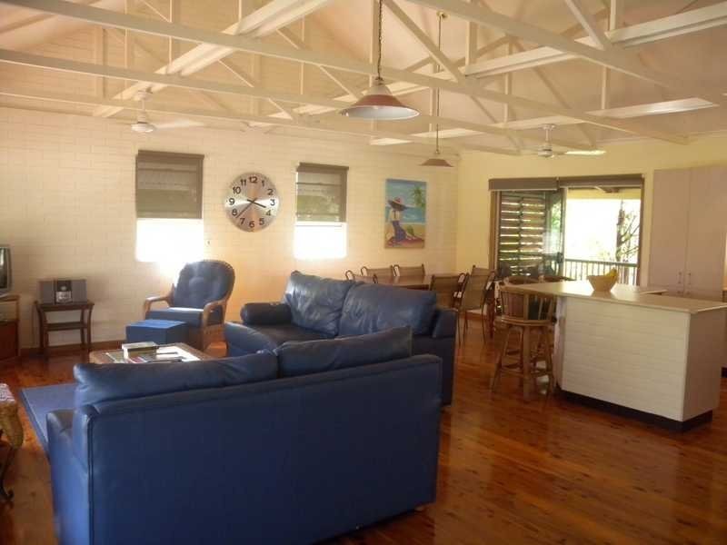 64 Grahame Colyer, Agnes Water QLD 4677