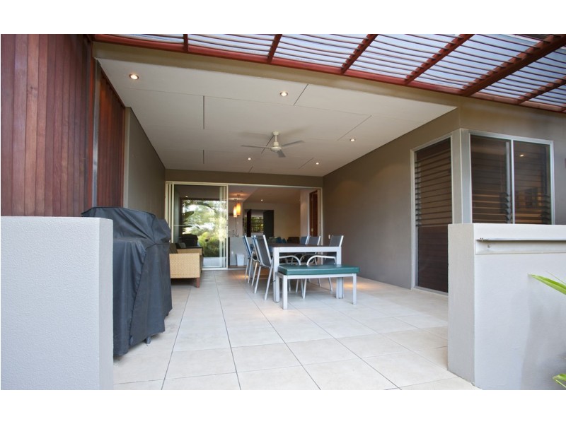 11/4 Ocean Beach Drive, Agnes Water QLD 4677