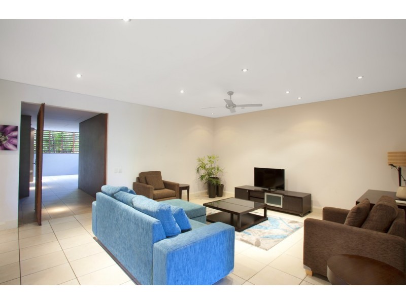 11/4 Ocean Beach Drive, Agnes Water QLD 4677