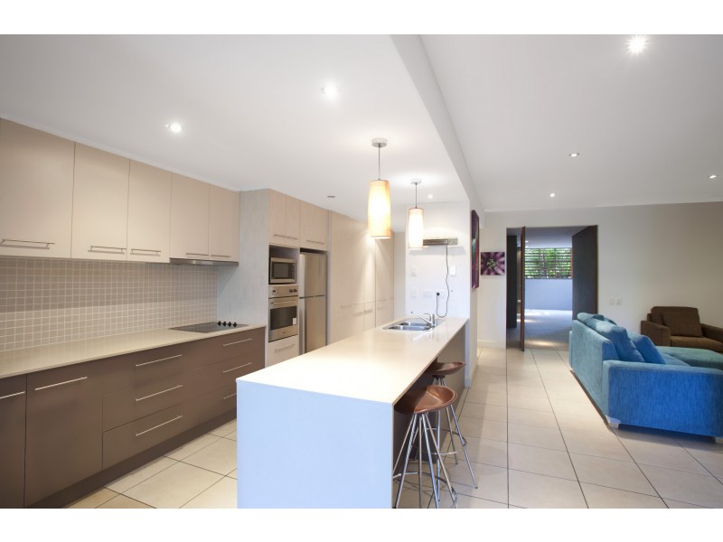 11/4 Ocean Beach Drive, Agnes Water QLD 4677