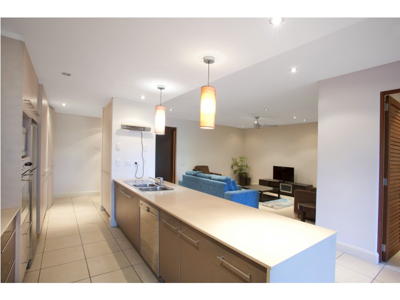 11/4 Ocean Beach Drive, Agnes Water QLD 4677