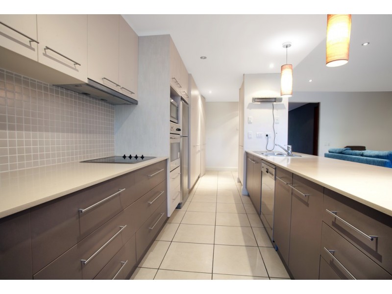11/4 Ocean Beach Drive, Agnes Water QLD 4677