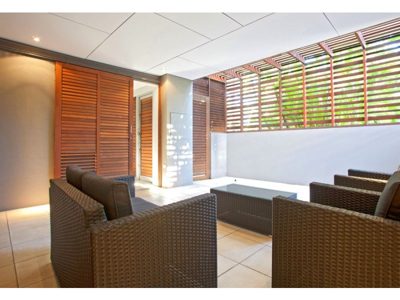 11/4 Ocean Beach Drive, Agnes Water QLD 4677
