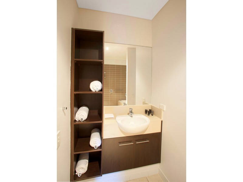 11/4 Ocean Beach Drive, Agnes Water QLD 4677