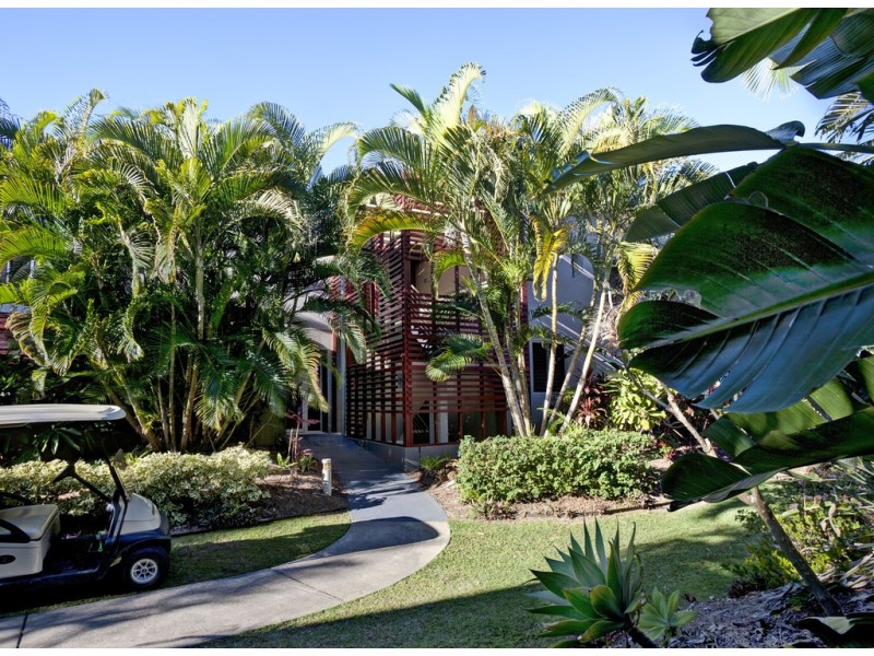 11/4 Ocean Beach Drive, Agnes Water QLD 4677