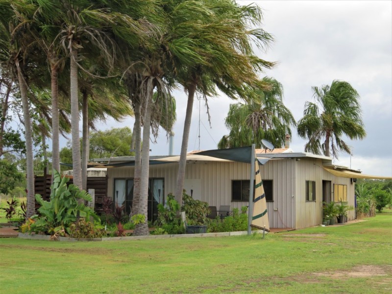 94 Freshwater Court, Deepwater QLD 4674