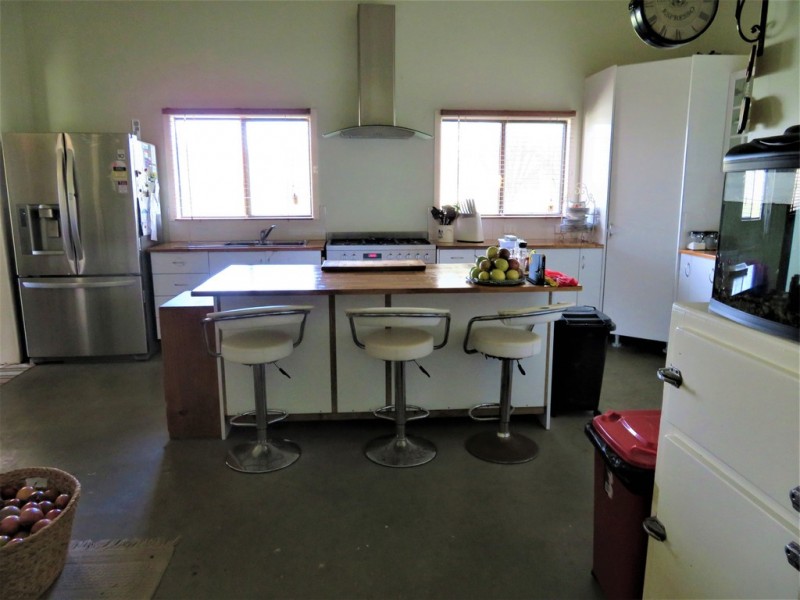 94 Freshwater Court, Deepwater QLD 4674