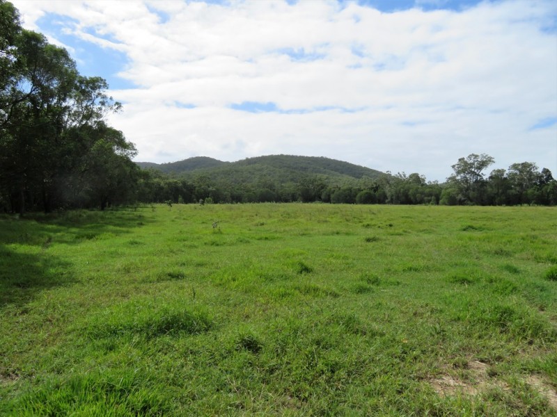 418 Bindaree Road,, Mount Tom QLD 4677
