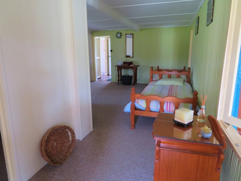 418 Bindaree Road,, Mount Tom QLD 4677