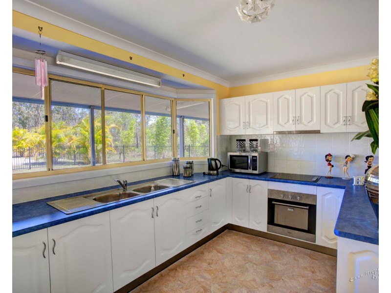 990 Round Hill Road, Captain Creek QLD 4677