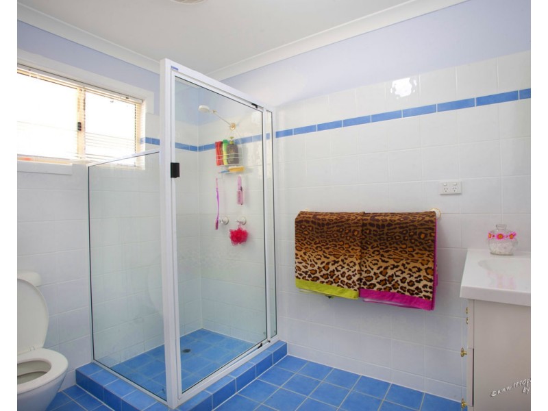 990 Round Hill Road, Captain Creek QLD 4677