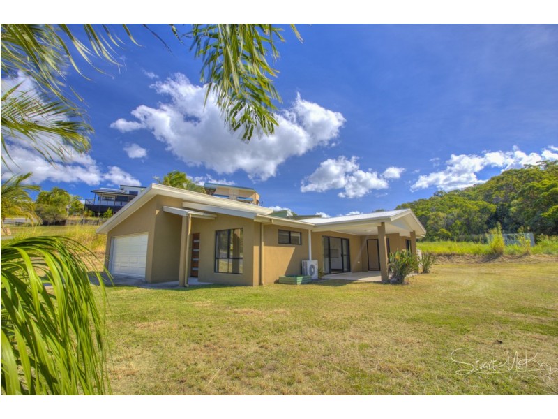 1 Bayview Close, Agnes Water QLD 4677