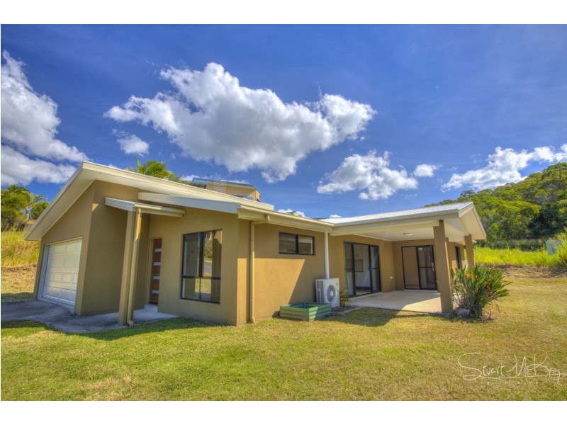 1 Bayview Close, Agnes Water QLD 4677