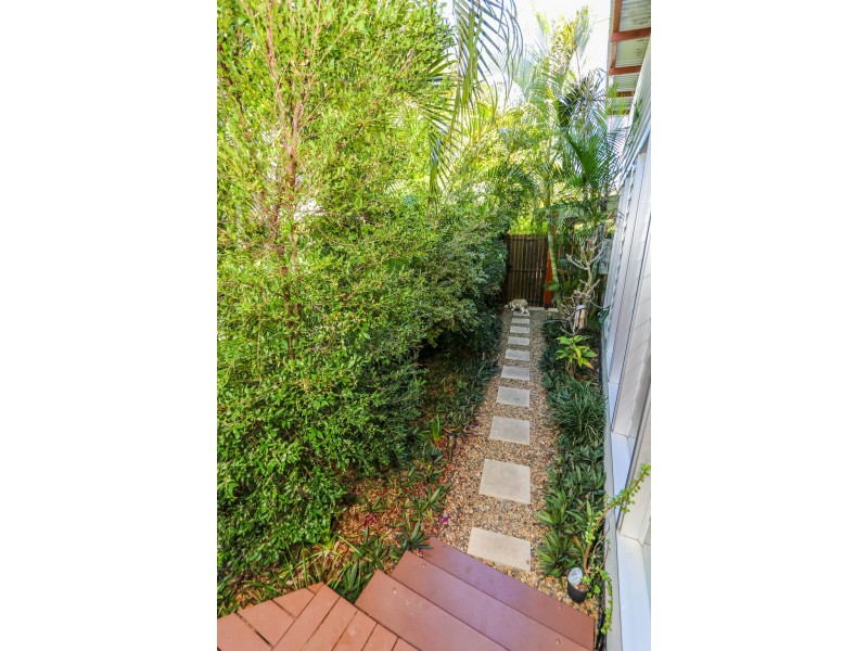 18 Dolphin Court, Agnes Water QLD 4677